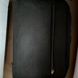 Armored luggage  Hawthorne California Vintage zip briefcase !! Amazing! leather